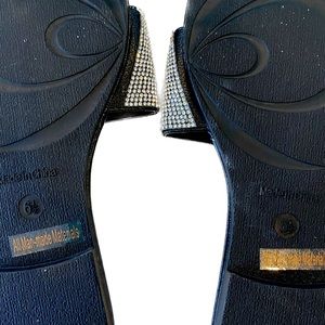 Size 6.5, never worn